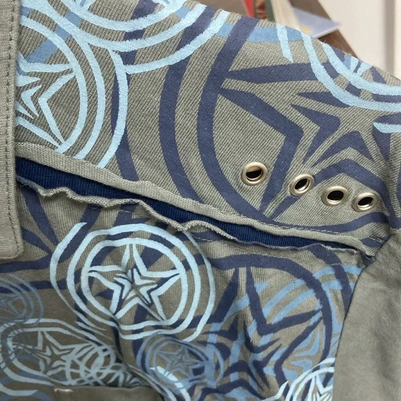 Vintage Bauhaus Gray and Blue Polo Shirt with Ornamental Motifs - Picture 4 of 7